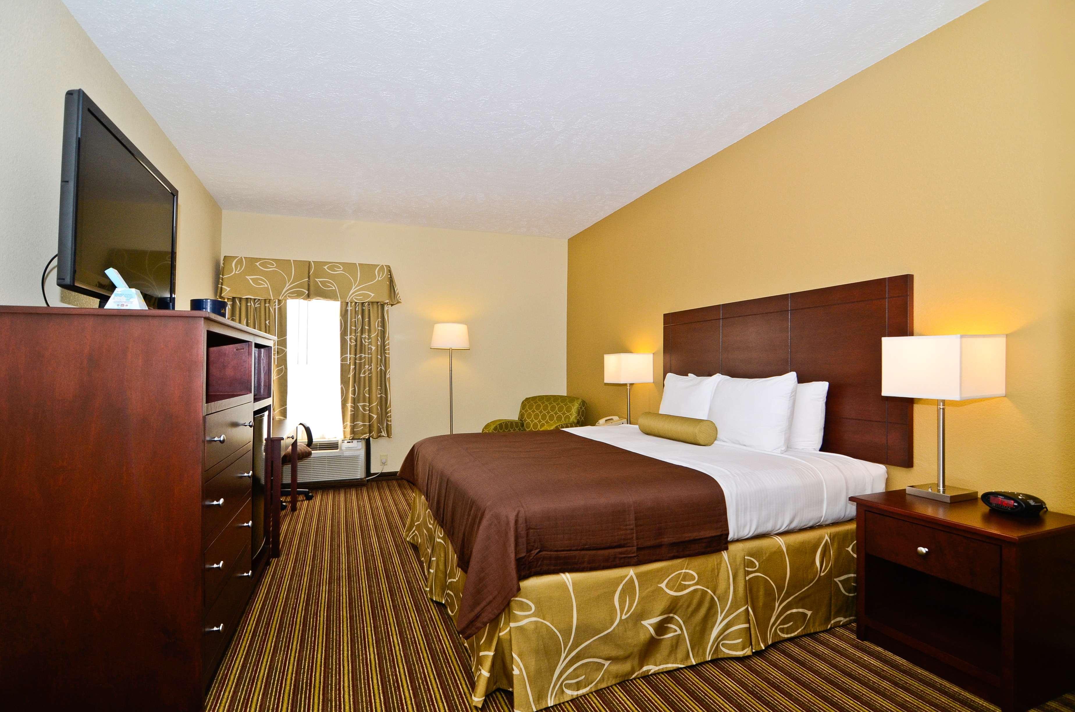 Best Western Plus Springfield Airport Inn Exterior photo