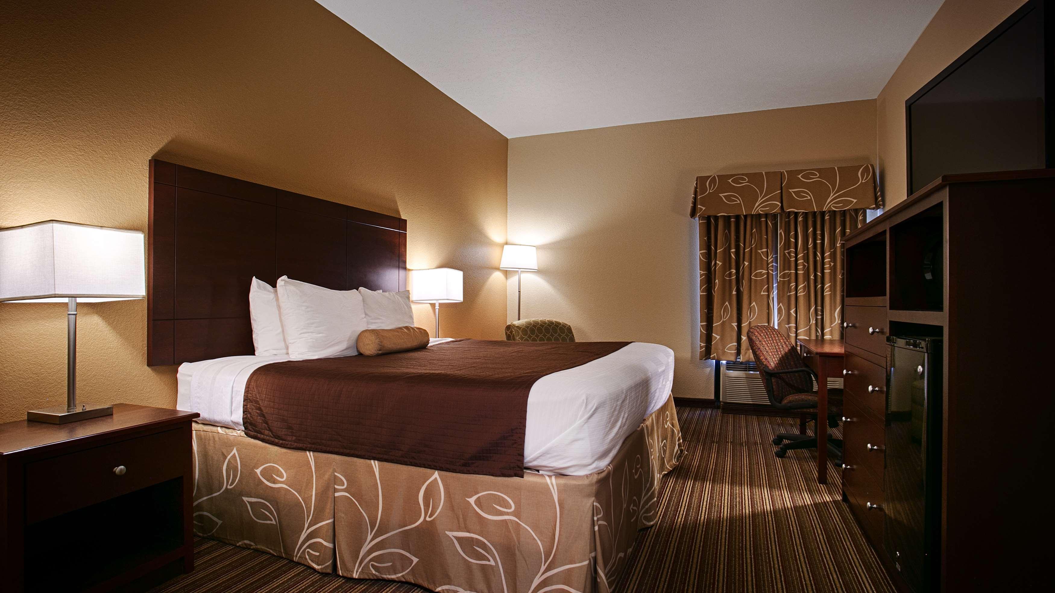 Best Western Plus Springfield Airport Inn Exterior photo