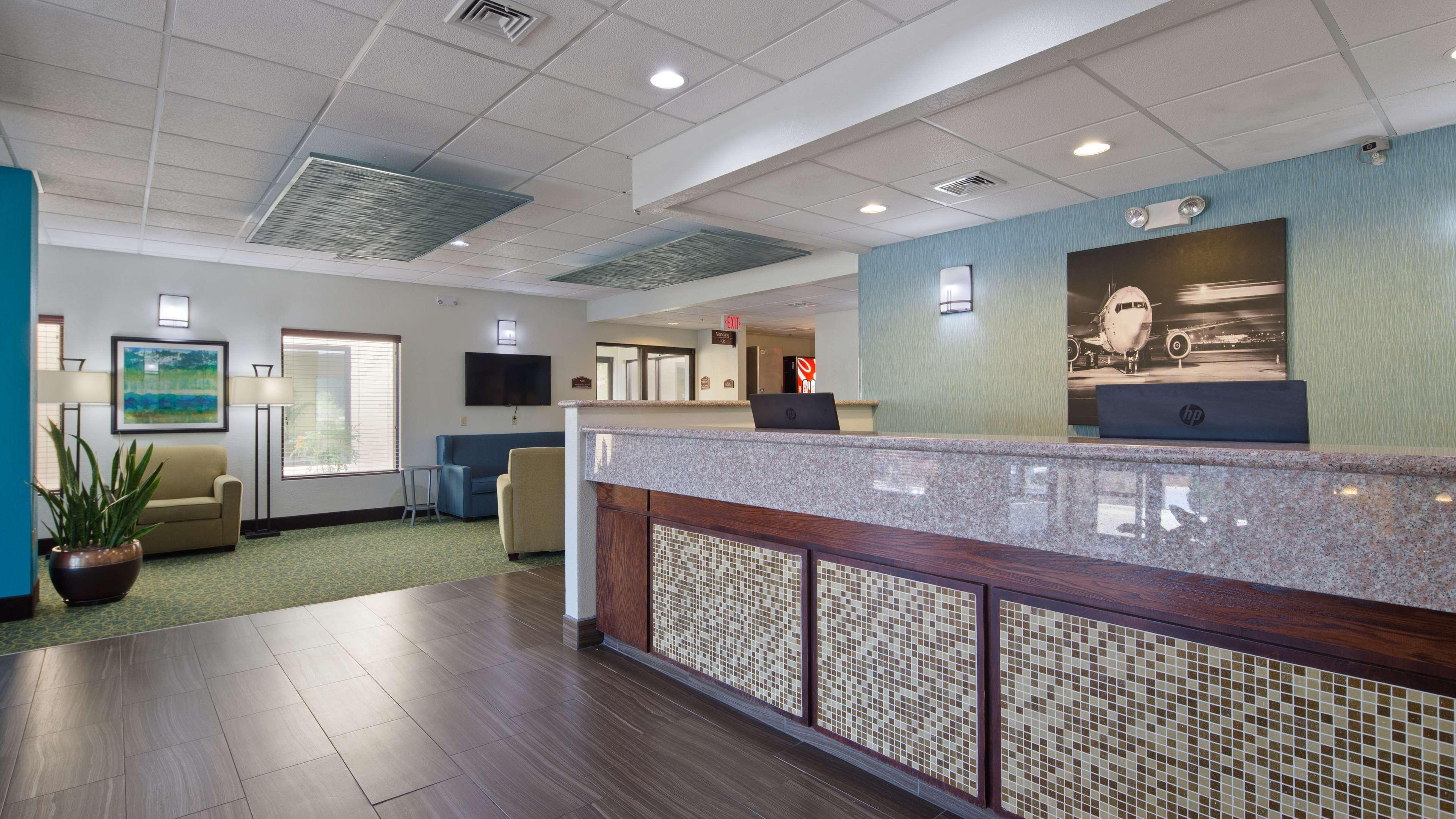 Best Western Plus Springfield Airport Inn Exterior photo