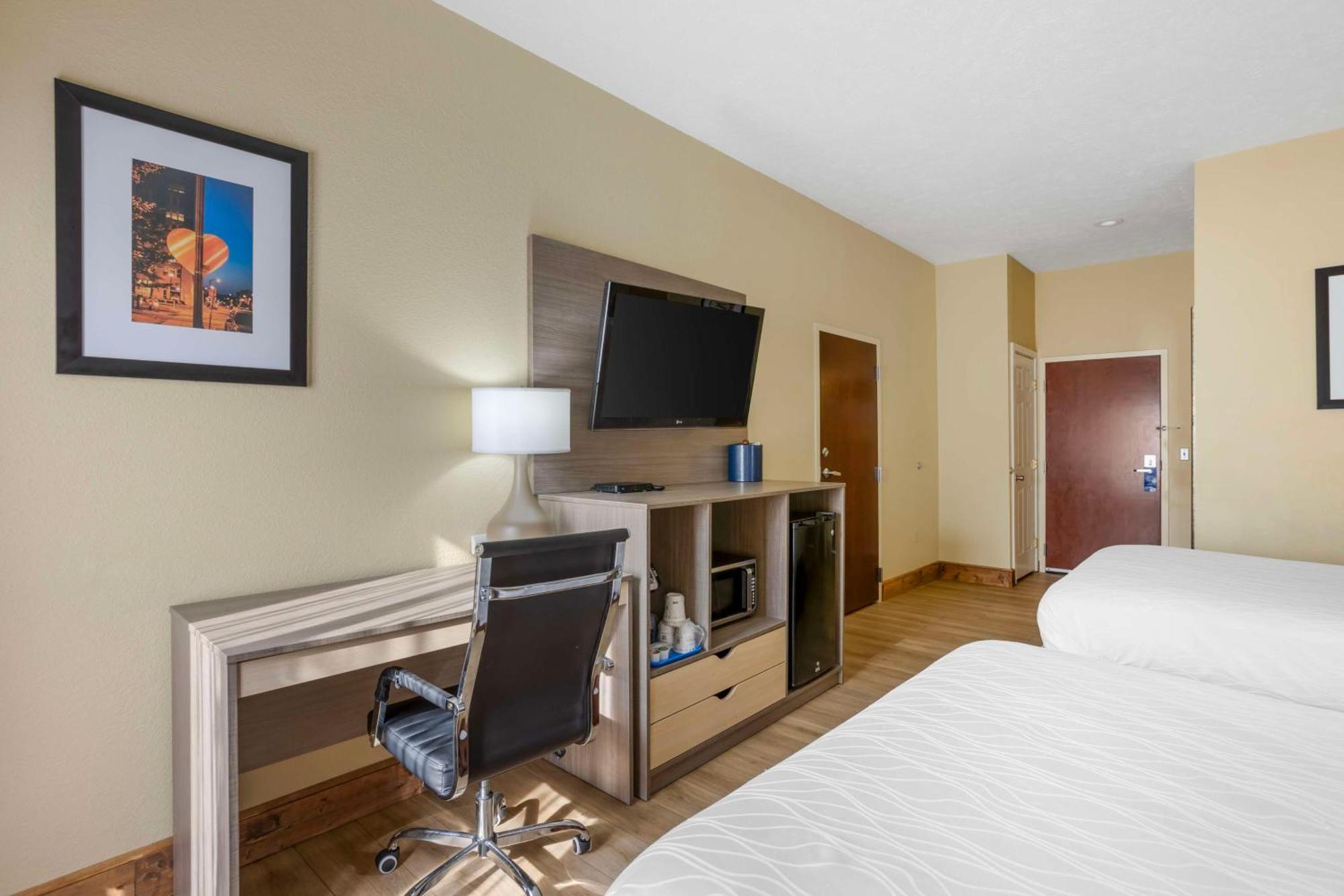 Best Western Plus Springfield Airport Inn Exterior photo