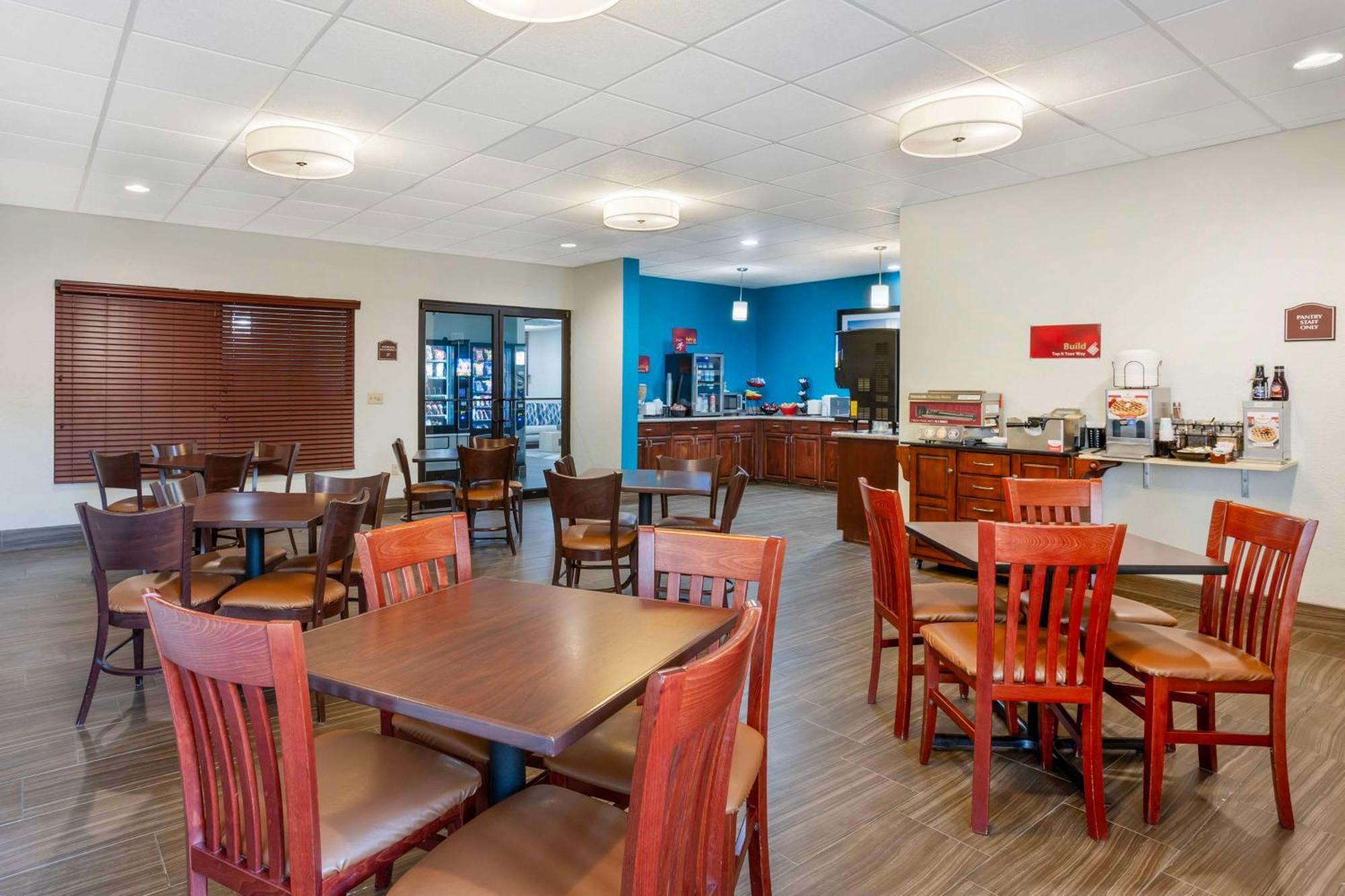 Best Western Plus Springfield Airport Inn Exterior photo