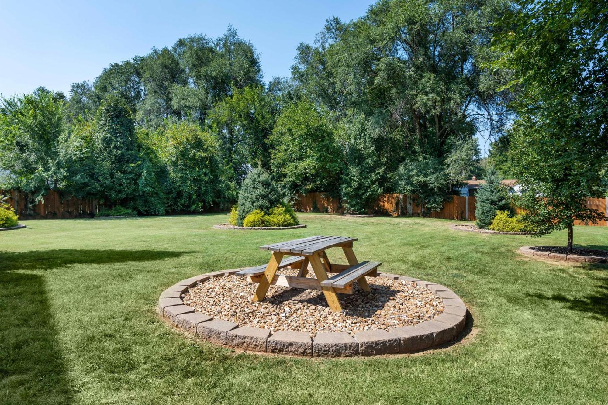 Best Western Plus Springfield Airport Inn Exterior photo